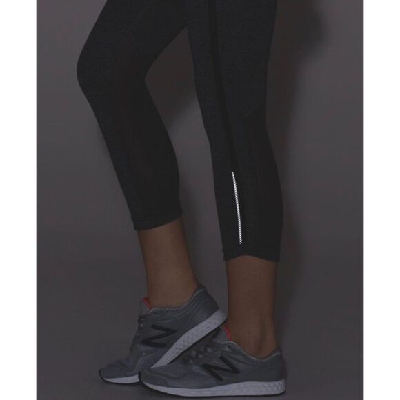 Lululemon Hit It Crop 21" - Picture 3 of 8